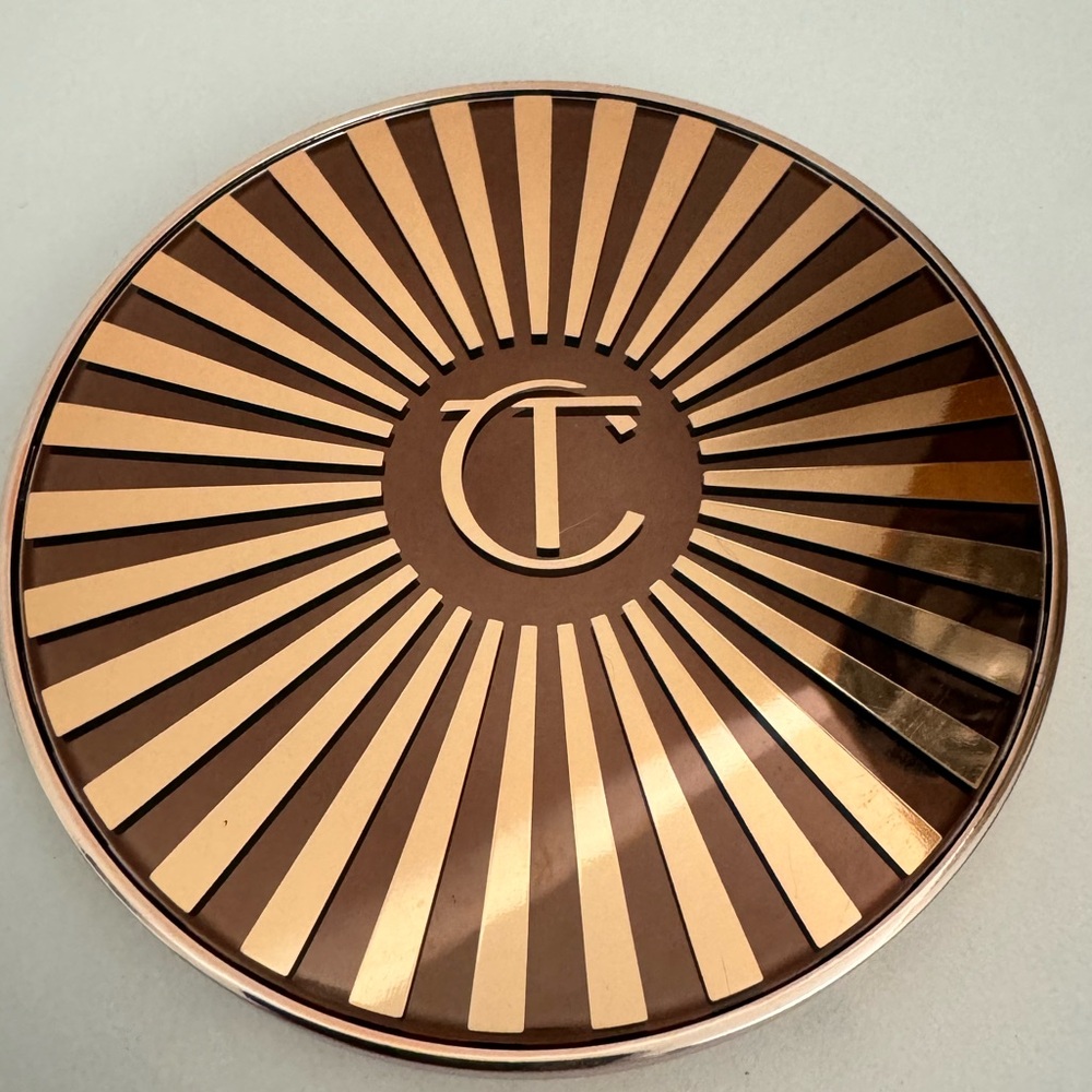 Charlotte Tilbury bundle cream bronzer + Airbrush Flawless setting spray